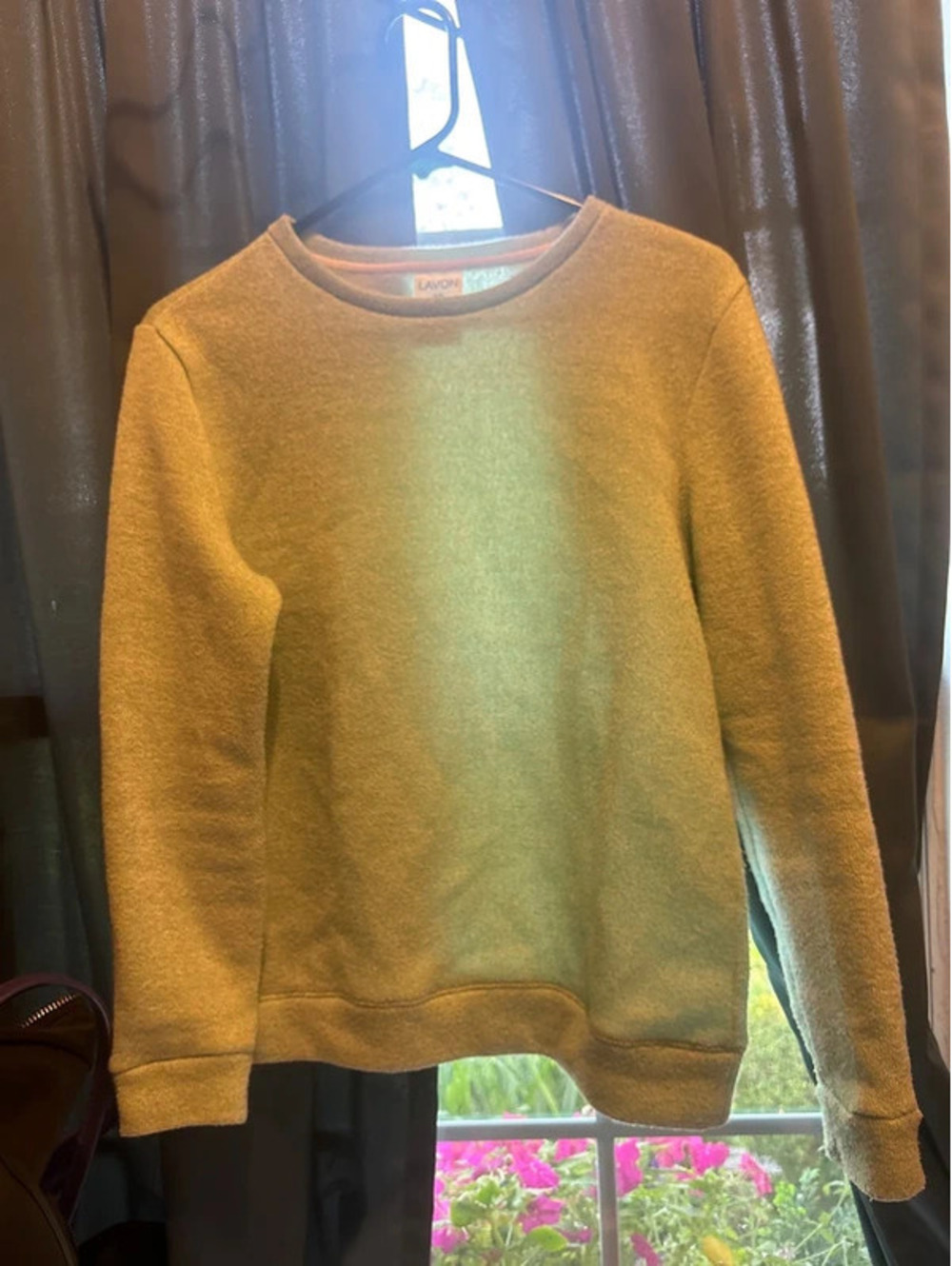 Lavon size small sweatshirt